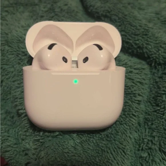 Apple AirPods with Active Noise Cancellation - White